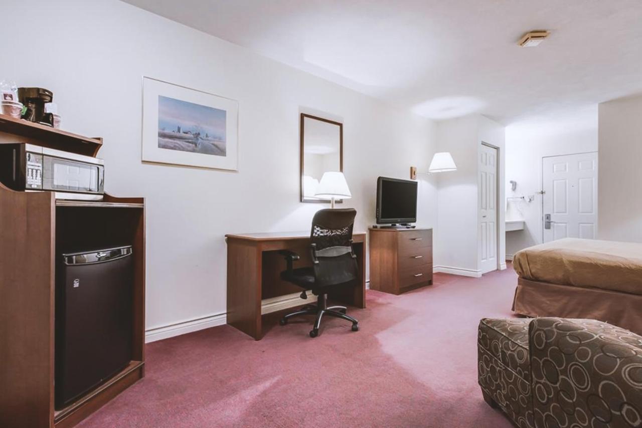 Sky-Palace Inn & Suites Mccook Kültér fotó